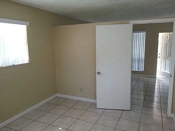 5th image of 3041 NE 20th Ter APT 1