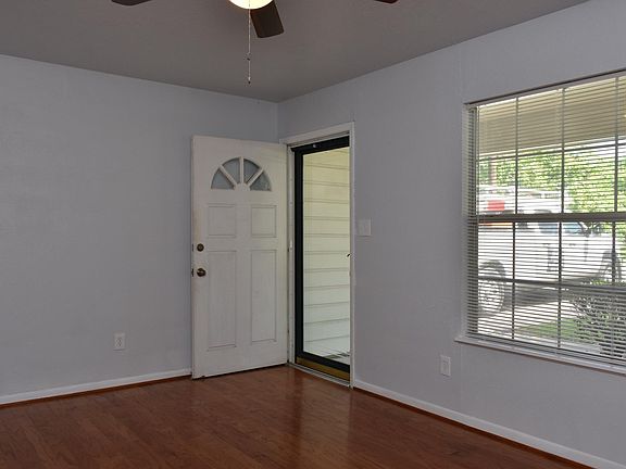 4th image of 4400 Sunset St