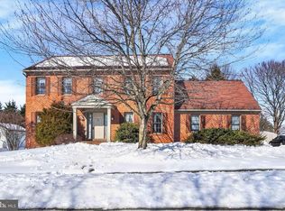 2511 Eldorado Dr, York, PA 17402