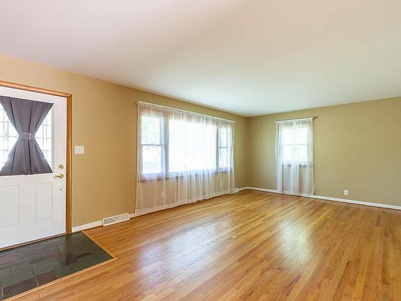 4th image of 4214 E Saratoga Dr