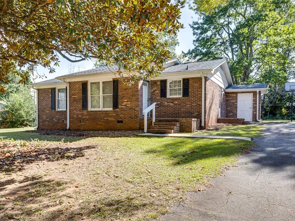 419 Rollingwood Dr, Easley, SC 29640