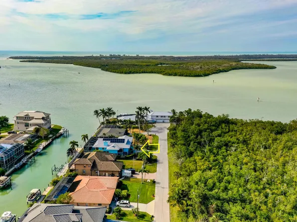 408 Antigua St, Naples, FL 34113