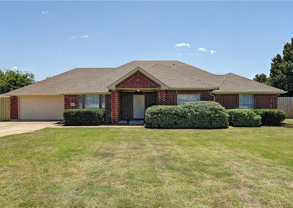 1st image of 1051 Oakbrook Dr