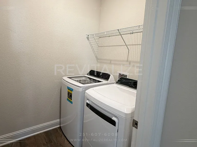 14901 Dayton Cir — Photo 12