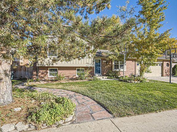 5th image of 12352 Clayton Ct