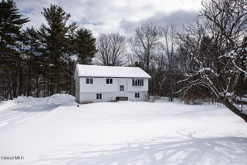 3rd image of 270 North Road