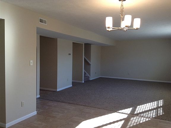 5th image of 6764 Lexington Cir