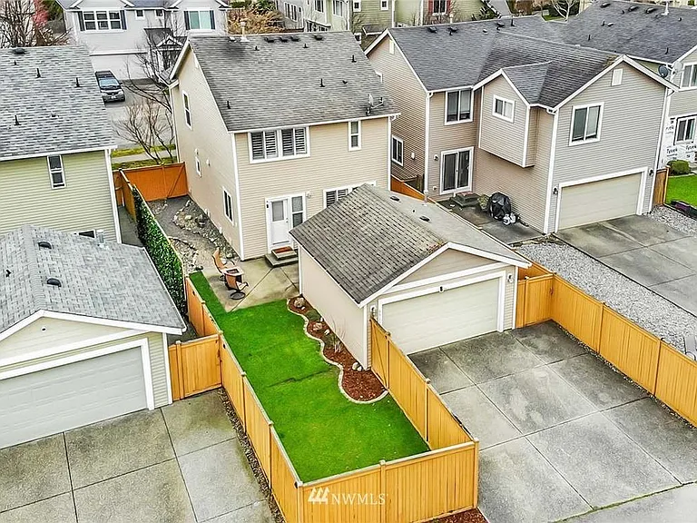 6511 Douglas Ave SE — Photo 24