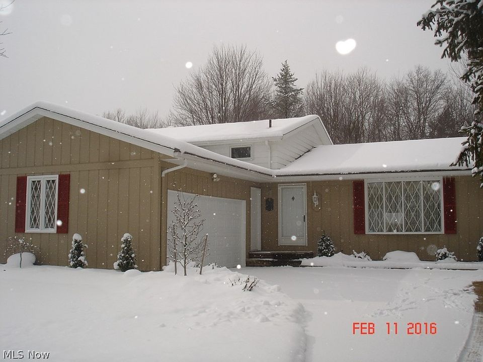 1st image of 15684 Pinewood Dr