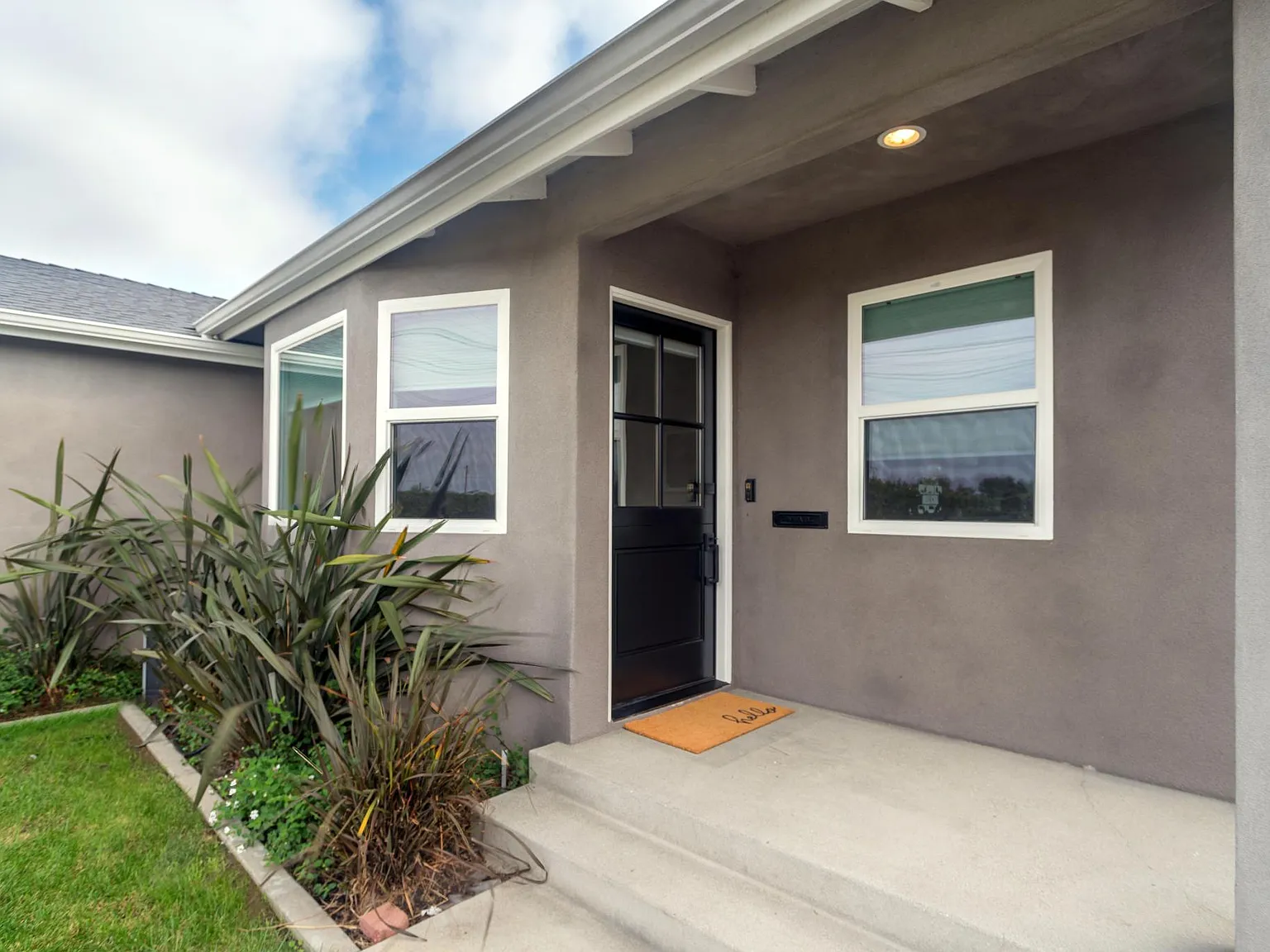 3 bed, 1154 sqft, $4,250 — Photo 3