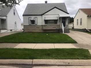 27400 Larchmont St, Saint Clair Shores, MI 48081