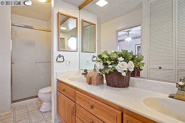 2627 Parkside Dr — Photo 8