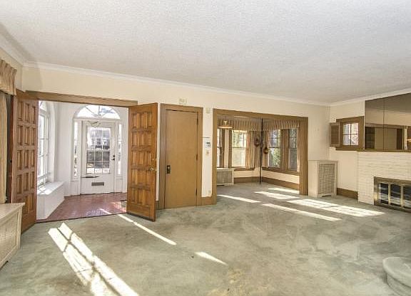 2nd image of 1943 Fairmount Ave