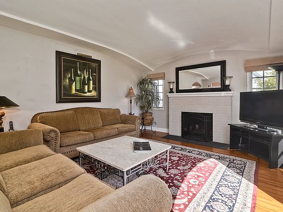 4th image of 566 B Ave