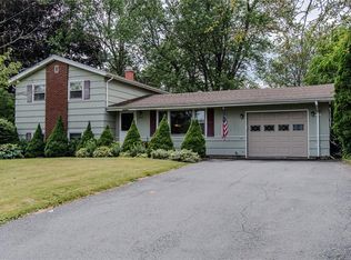 1443 Shoecraft Rd, Penfield, NY 14526