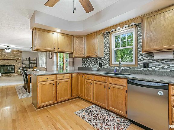 3rd image of 4670 Atwood Ct