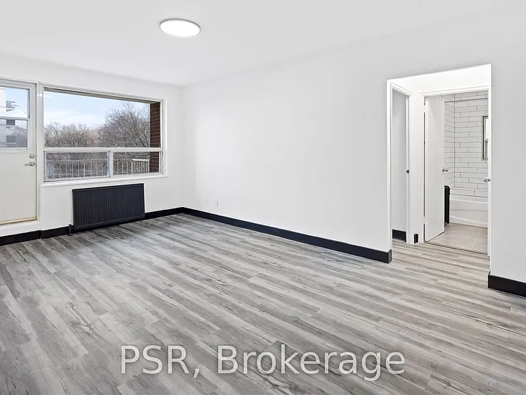 600 Eglinton Ave W #209 — Photo 1