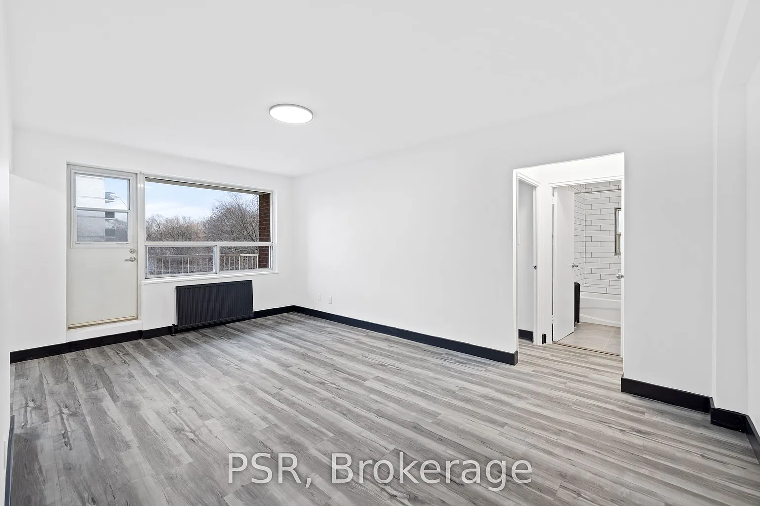 600 Eglinton Ave W #209 photo 1