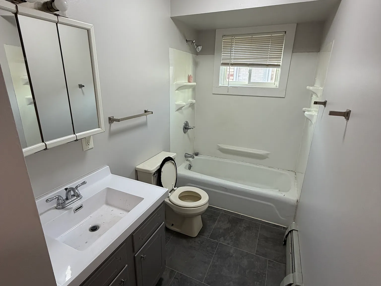 2 bed, 1000 sqft, $1,250 — Photo 4