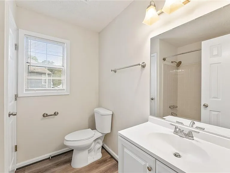 5000 Saxony Ct — Photo 10