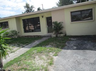 460 NE 180th Dr, North Miami Beach, FL 33162