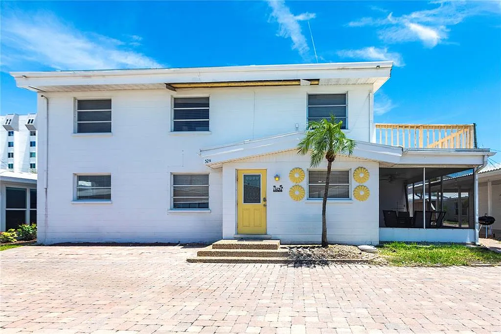 4 bed, 4.0 bath, 1552 sqft, $10,770 — Photo 1