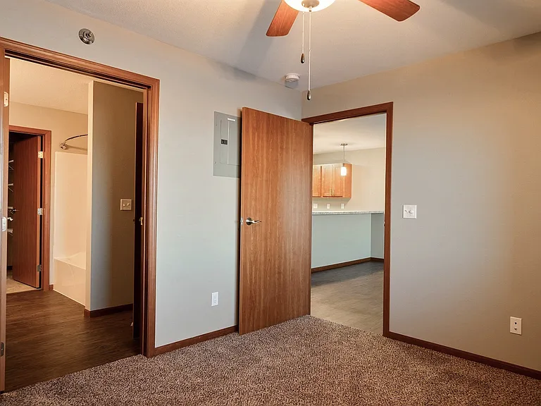 Fargo, ND Urban Plains Apartments | Bedroom