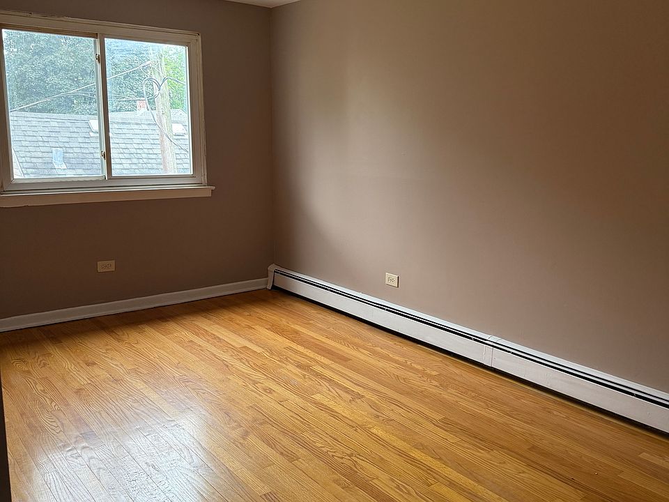 2nd image of 2017 Broadway St #2