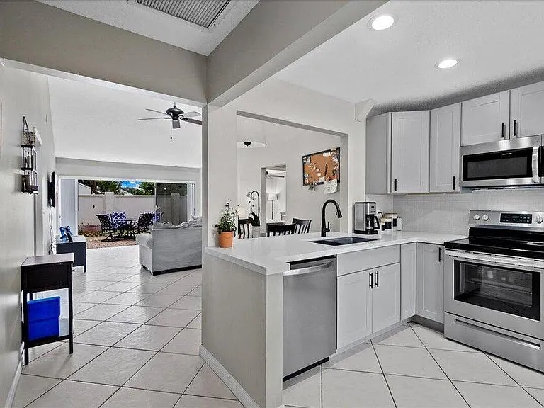 12875 Spinnaker Ln — Photo 3