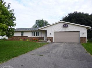 388 Huizenga Ave, Zeeland, MI