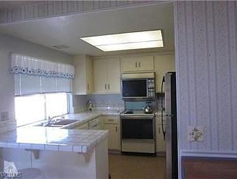2nd image of 2461 Bunting Ave