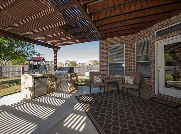3rd image of 500 Evelyn Ct