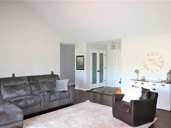 4th image of 5178 Brook Ct