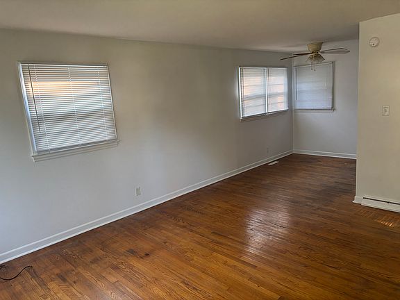 2nd image of 1010 King St