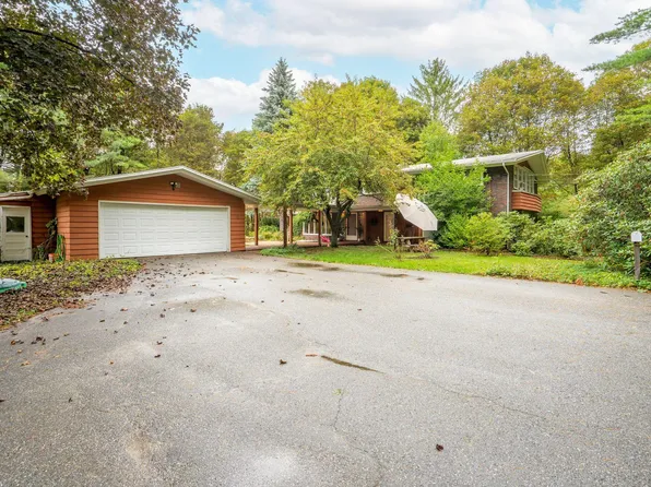 13 Barkley Place, Auburn, ME 04210