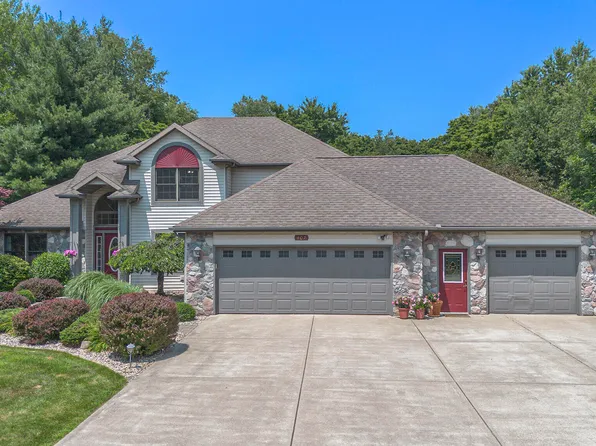 407 E Marquette Woods Rd, Saint Joseph, MI 49085