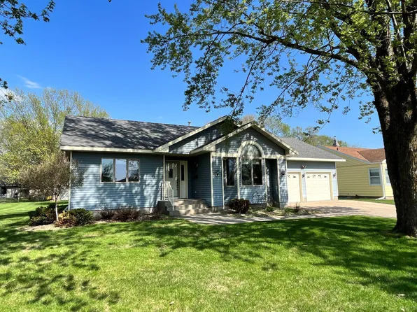 538 Elm St N, Sauk Centre, MN 56378