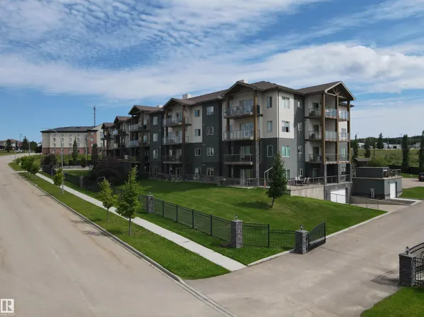 5201 Brougham Dr #304, Drayton Valley, AB T7A 0C8