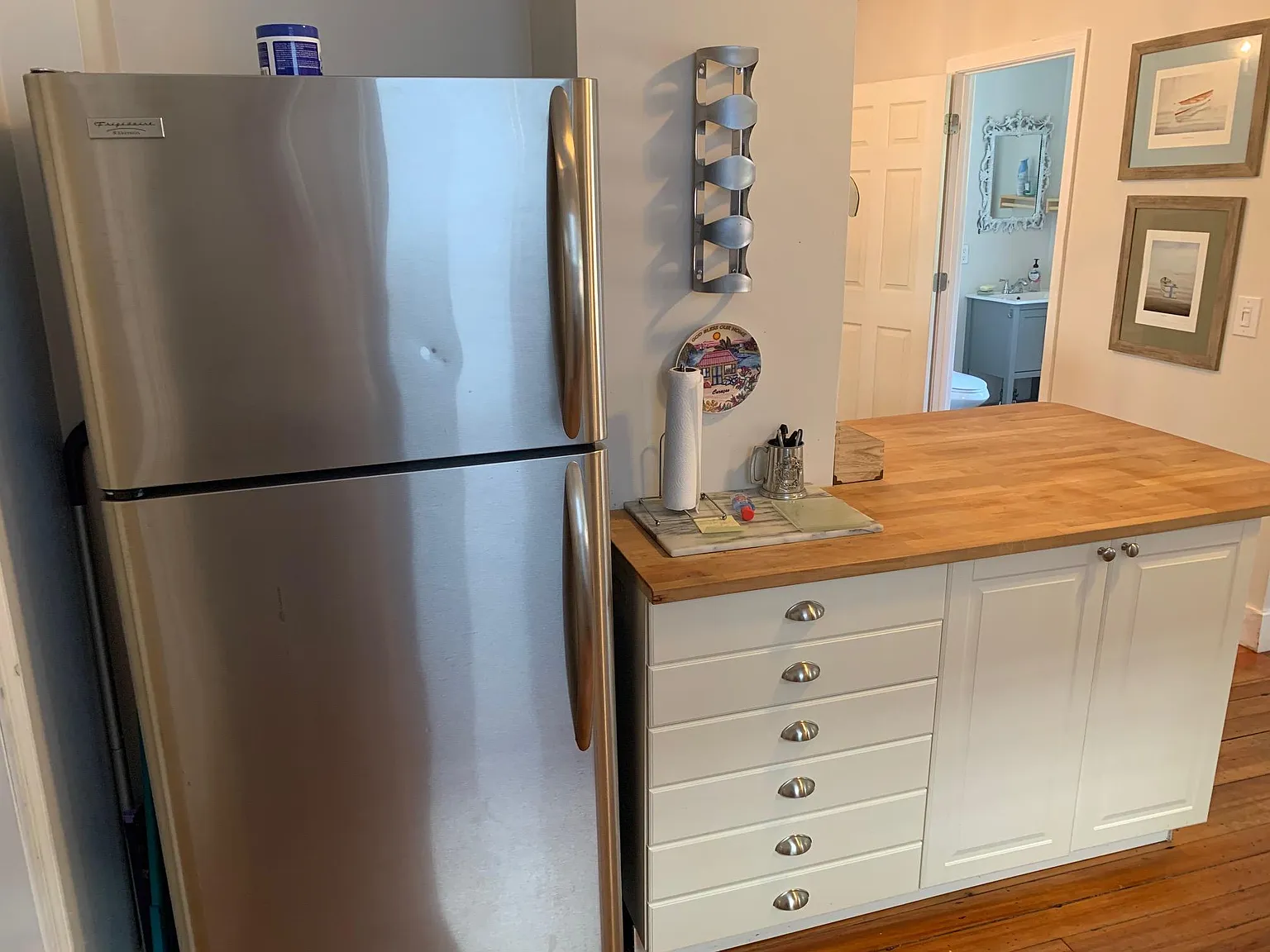 3 bed, 1.5 bath, 1128 sqft, $2,800 — Photo 3