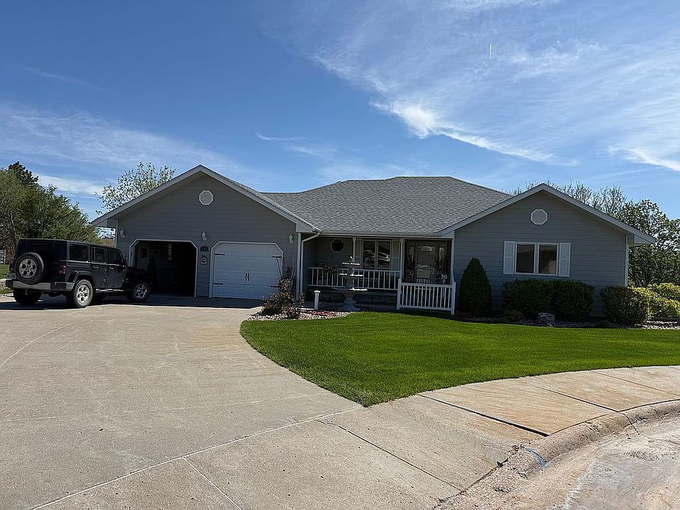1st image of 3 Brassie Dr