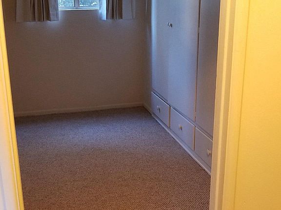 Bdrm (the bedroom has large closets)