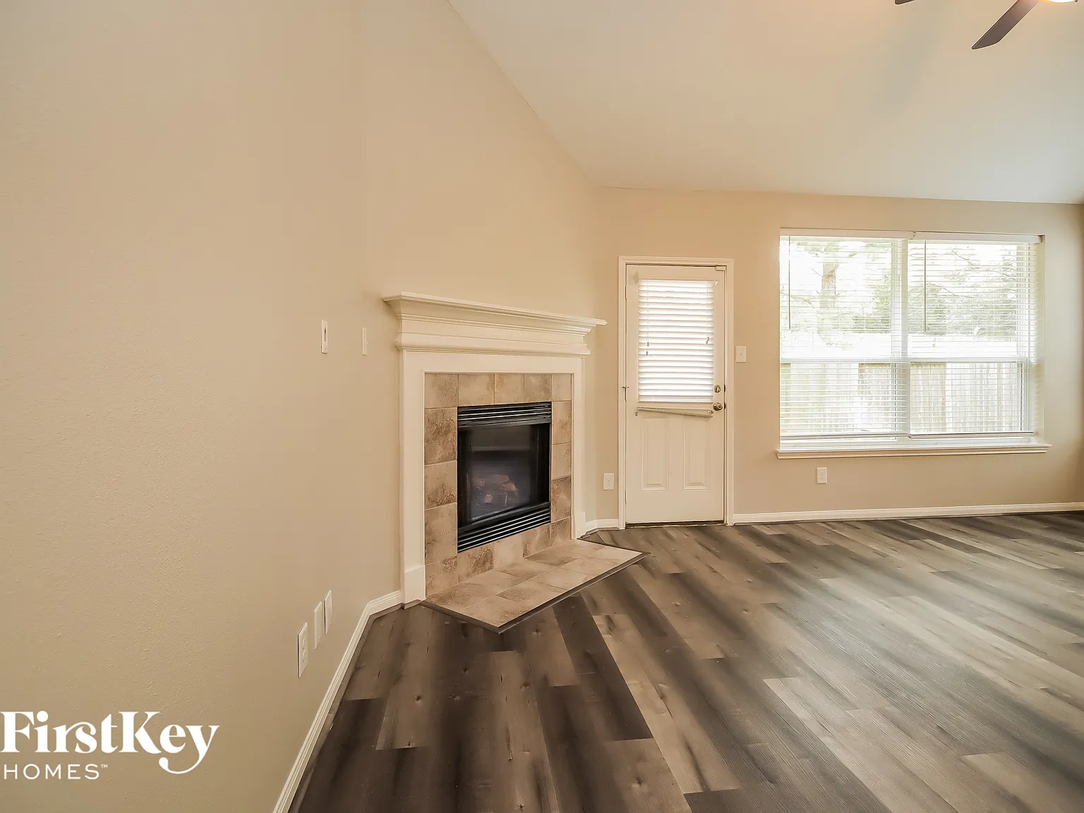 4 bed, 3.5 bath, 2790 sqft, $2,705 — Photo 3