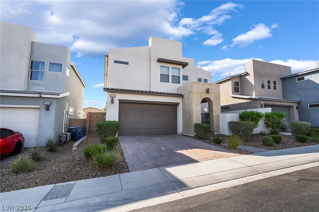 3 bed, 2.5 bath, 2017 sqft, $2,595 — Photo 2