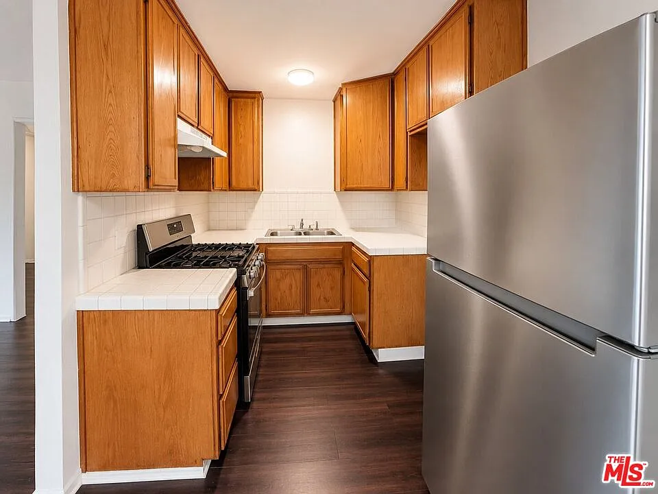 2 bed, 1.0 bath, 500 sqft, $2,150 — Photo 3