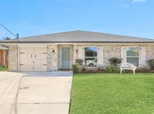 8604 Steamboat Ln, River Ridge, LA 70123