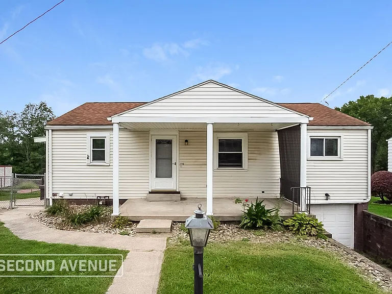 2210 Guffey Rd — Photo 1