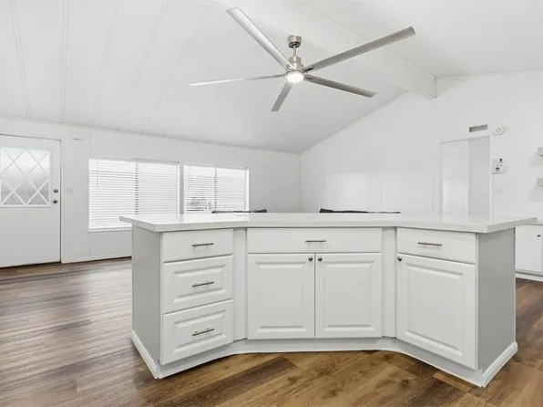 122 Beechwood Ln, Oceanside, CA 92054