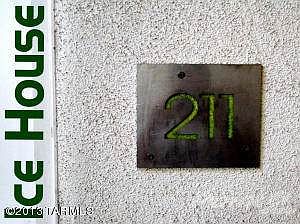 Ice-House-Loft-211-Entry-Print