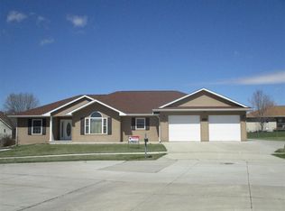 1411 Sunrise Cir, Norfolk, NE 68701