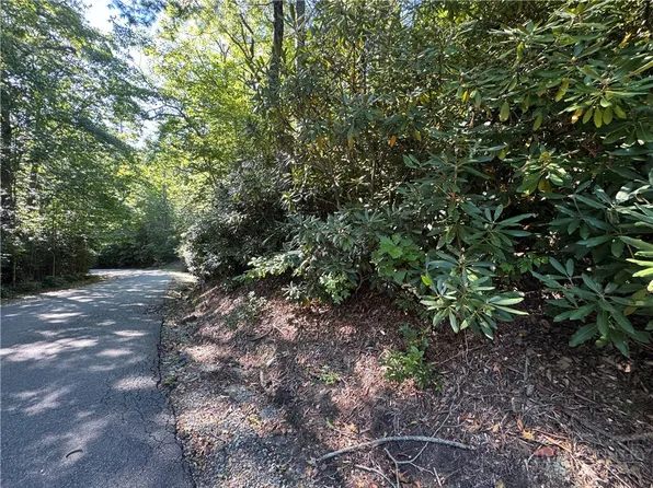 6323 Upper Creek Drive, Newland, NC 28657